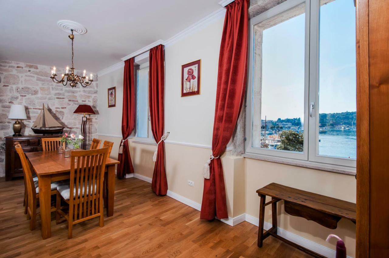 Adriatic Royal Sea View Apartment Ровинь Экстерьер фото