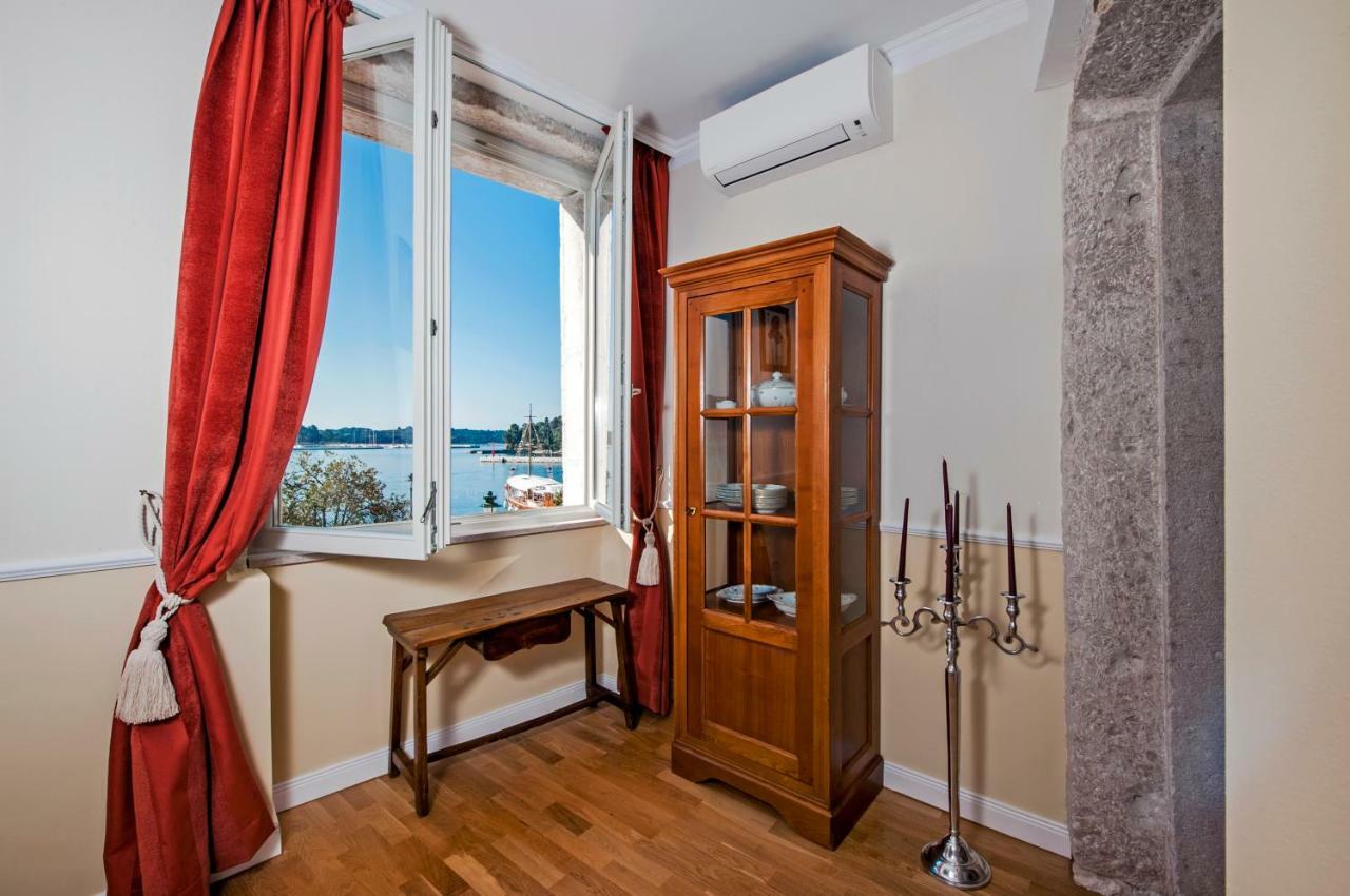 Adriatic Royal Sea View Apartment Ровинь Экстерьер фото
