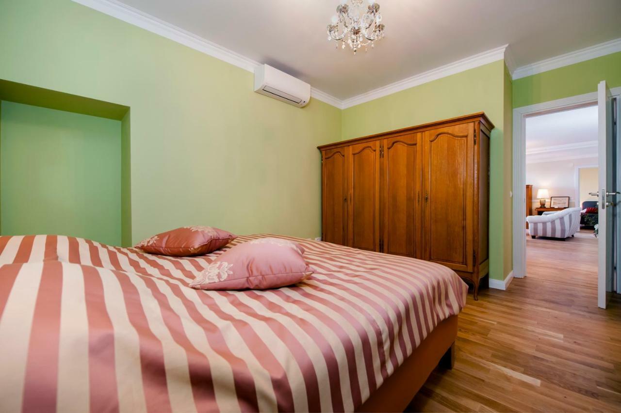 Adriatic Royal Sea View Apartment Ровинь Экстерьер фото
