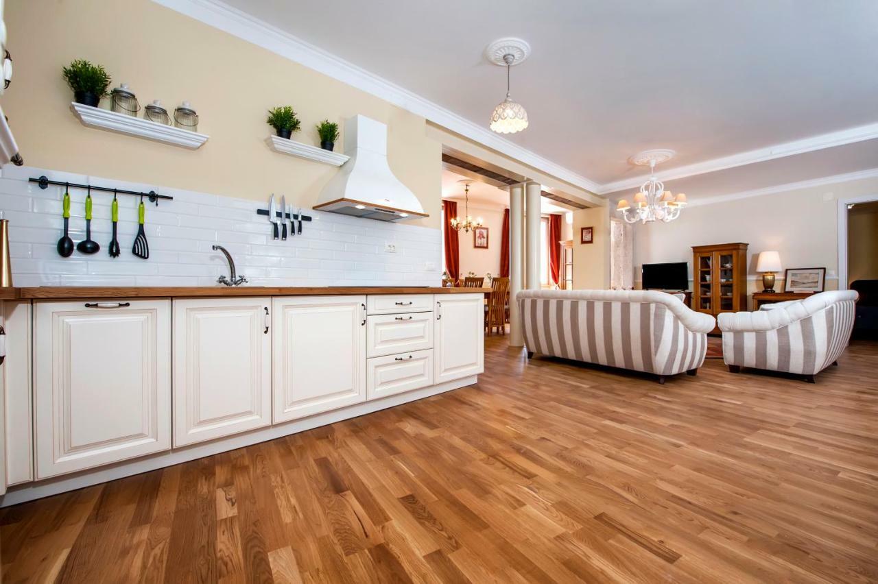 Adriatic Royal Sea View Apartment Ровинь Экстерьер фото