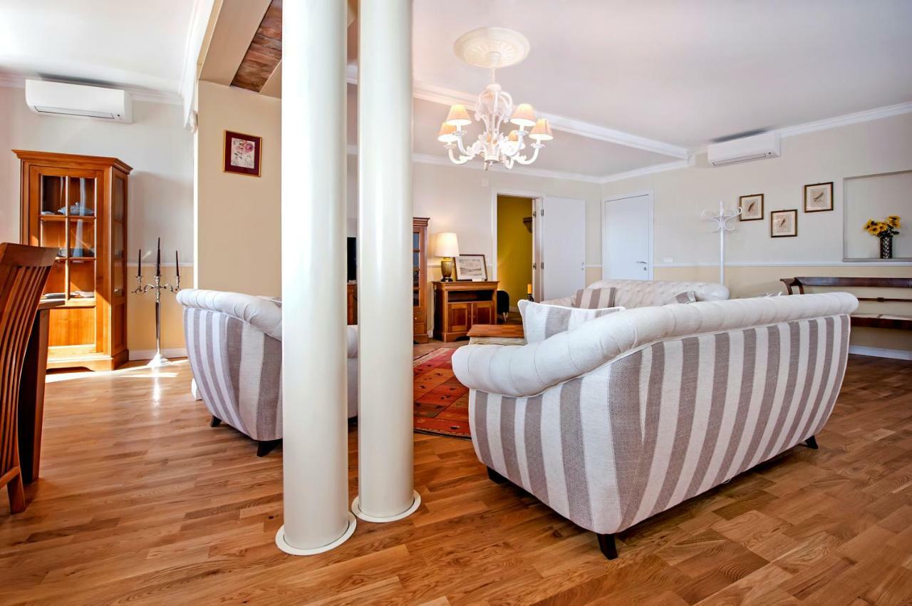 Adriatic Royal Sea View Apartment Ровинь Экстерьер фото