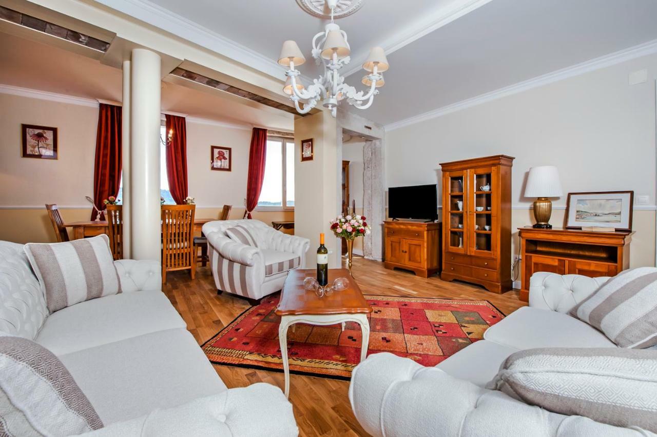 Adriatic Royal Sea View Apartment Ровинь Экстерьер фото