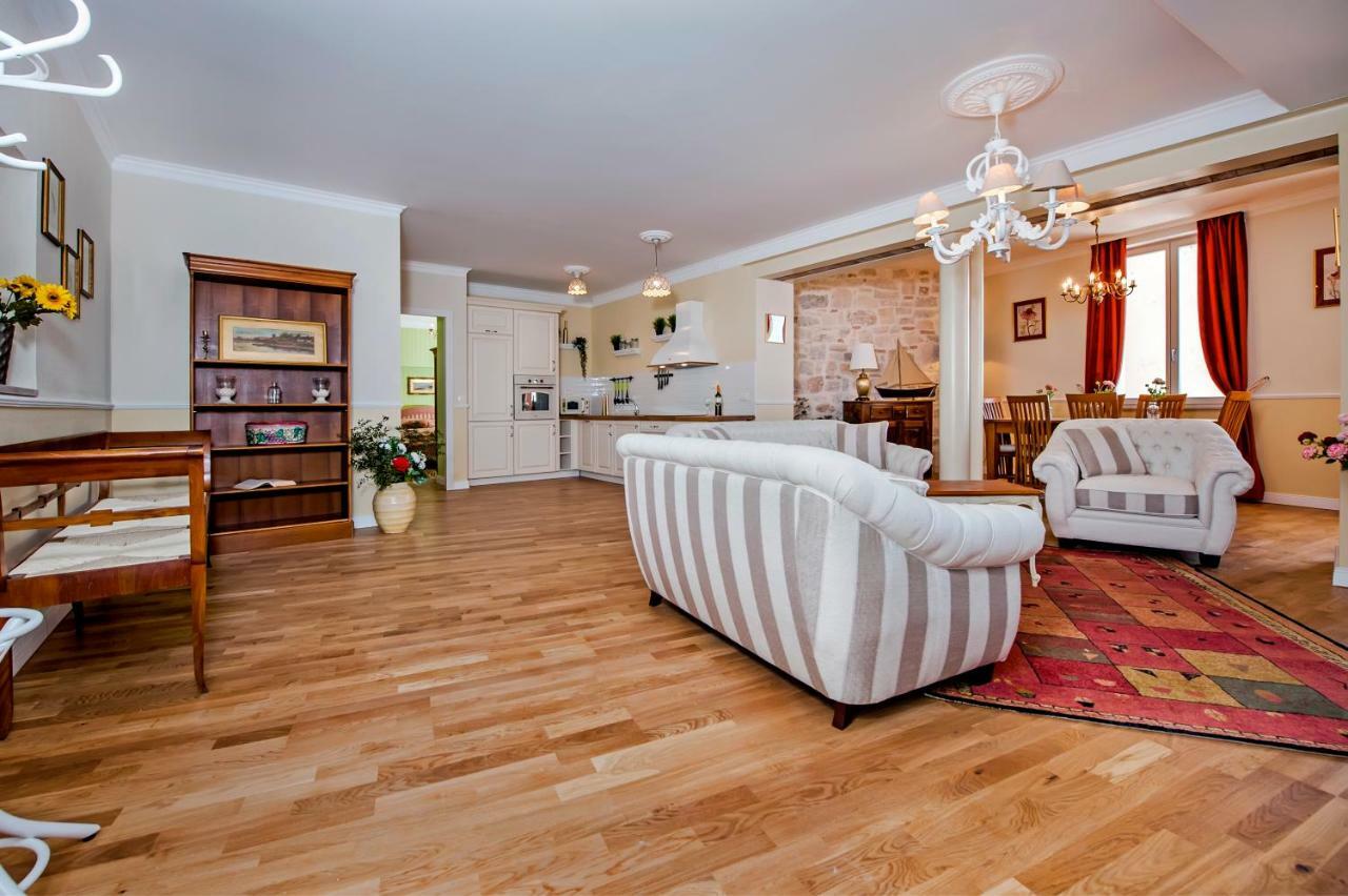 Adriatic Royal Sea View Apartment Ровинь Экстерьер фото