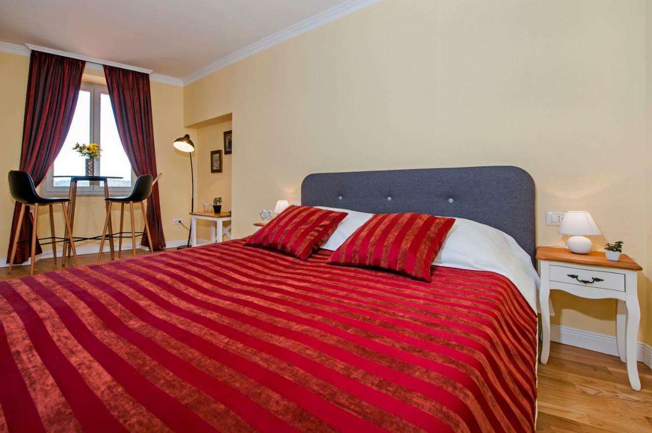 Adriatic Royal Sea View Apartment Ровинь Экстерьер фото