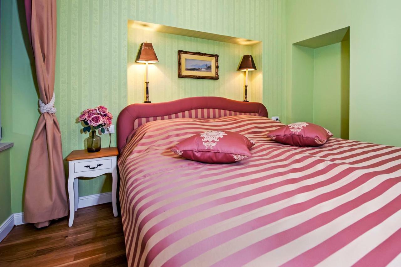 Adriatic Royal Sea View Apartment Ровинь Экстерьер фото